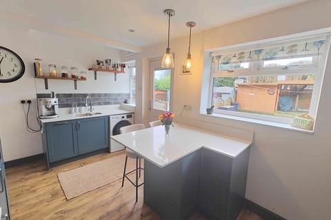 2 bedroom terraced house for sale, Wakefield Road, Bailiff Bridge HD6