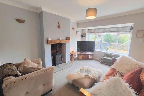 2 bedroom terraced house for sale, Wakefield Road, Bailiff Bridge HD6