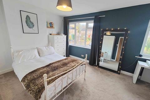 2 bedroom terraced house for sale, Wakefield Road, Bailiff Bridge HD6