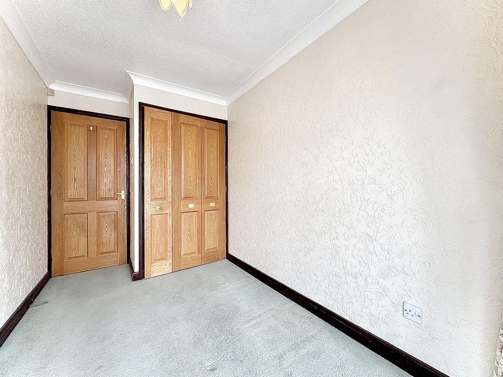 Bedroom two/sitting