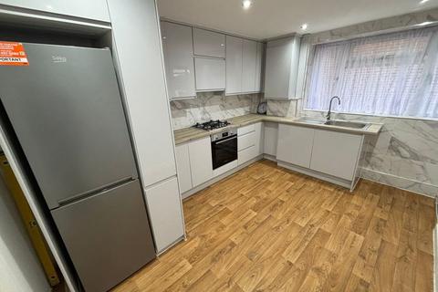 2 bedroom flat for sale, Watling Court, Jesmond Way, Stanmore, Middlesex, HA7 4QP