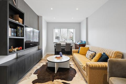 undefined, Southfields, East Molesey, Surrey KT8