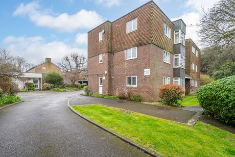 2 bedroom flat for sale, Eastgate Court, The Hornet, Chichester