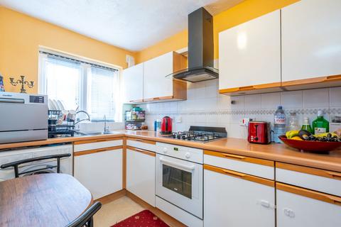 3 bedroom end of terrace house for sale, Bywater Way, Chichester