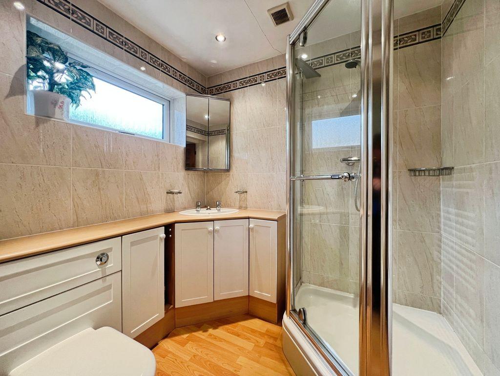 Bedroom One En suite