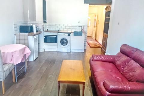 undefined, Townhead Apartments, Alloa FK10