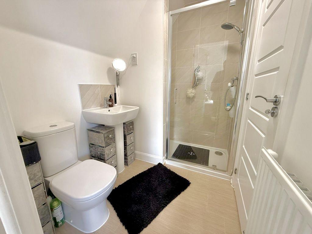 Jack &amp; Jill Bathroom