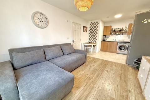 1 bedroom ground floor flat for sale, Daimler Drive, Dunstable