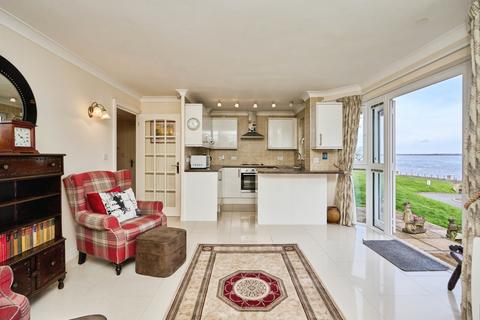 2 bedroom flat for sale, Egypt Esplanade, Cowes, PO31