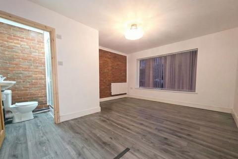 undefined, Hutton Road, Handsworth, B20