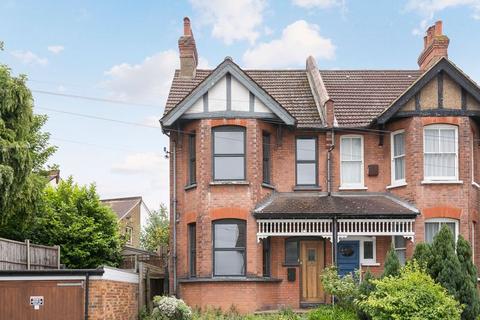 3 bedroom semi-detached house to rent, Kendall Avenue, South Croydon