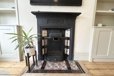 3 bedroom house to rent, Canal Bank, Manchester