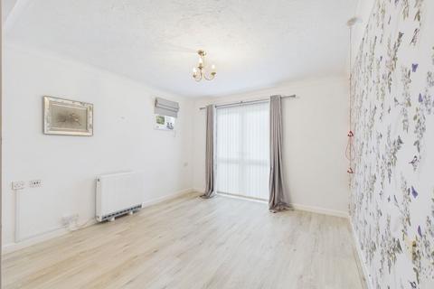 2 bedroom apartment for sale, Emslie Road, Falmouth - Retirement sea front apartment
