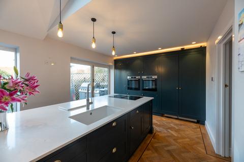undefined, Marine Parade, Leigh-On-Sea
