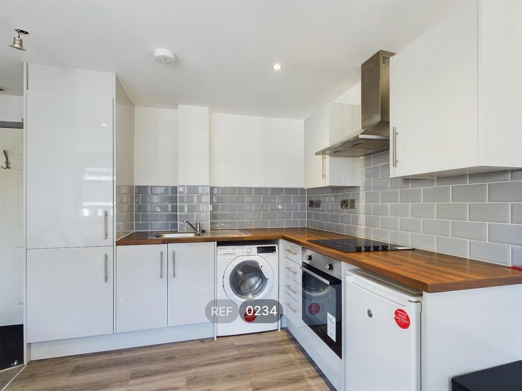 Kitchen &amp; Living area