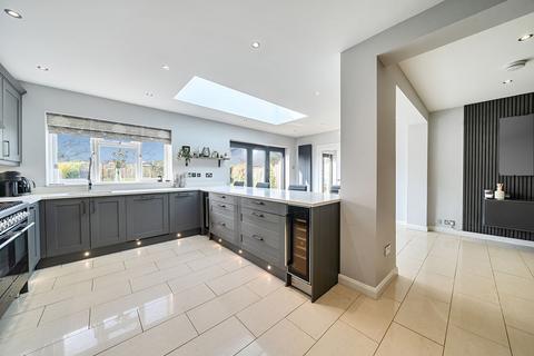 4 bedroom detached house for sale, St. Johns Road, Bedford MK44