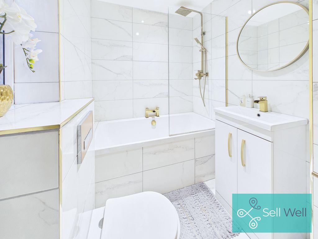 Master En-Suite