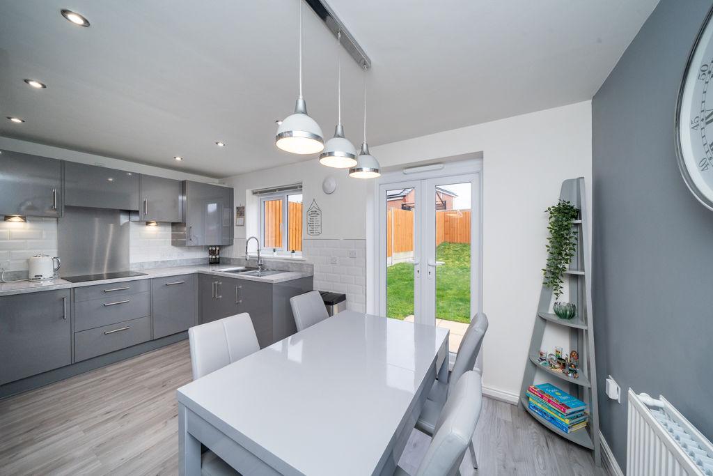 Dining kitchen