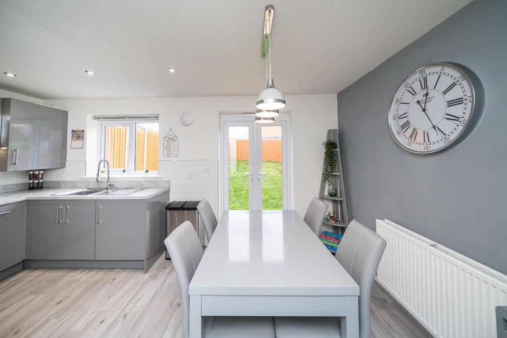 Dining kitchen
