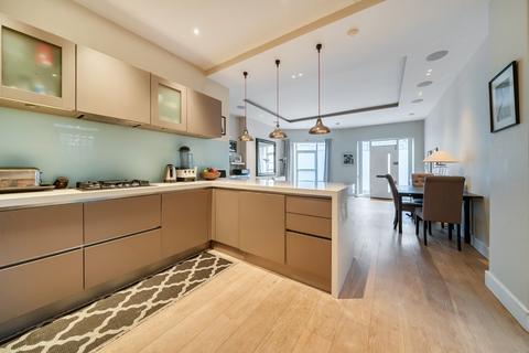 2 bedroom flat to rent, Blythe Road, Brook Green, London, W14