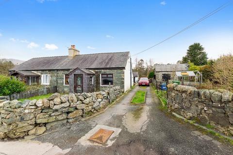 undefined, Tan Y Bwlch, Mynydd Llandygai, Gwynedd, LL57