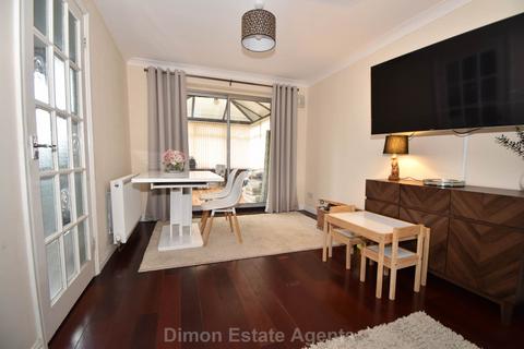 3 bedroom end of terrace house for sale, Chestnut Walk, Gosport
