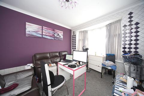 6 bedroom bungalow for sale, Arundel Road, Luton
