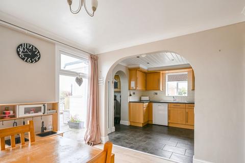 4 bedroom end of terrace house for sale, Faversham Road, Eastbourne, BN23