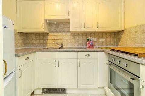 undefined, Laburnum Court (Leighton Buzzard), Leighton Buzzard LU7