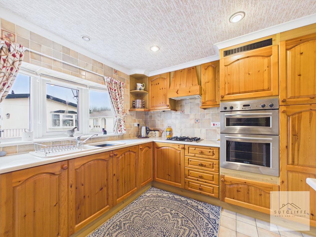 Kitchen / Utility