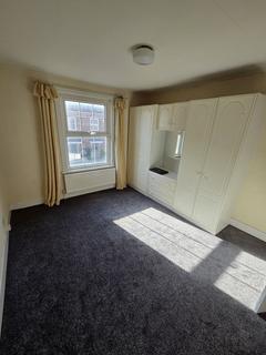 2 bedroom house to rent, Horseshoe Crescent Beaconsfield, Beaconsfield HP9