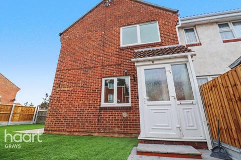 1 bedroom terraced house to rent, Thackeray Avenue, TILBURY
