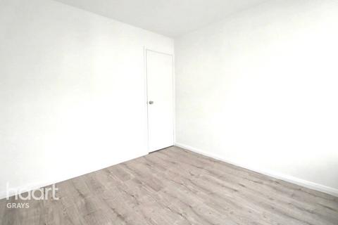 1 bedroom terraced house to rent, Thackeray Avenue, TILBURY