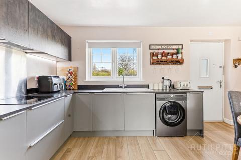 undefined, Little Wood Crescent, Wakefield WF1