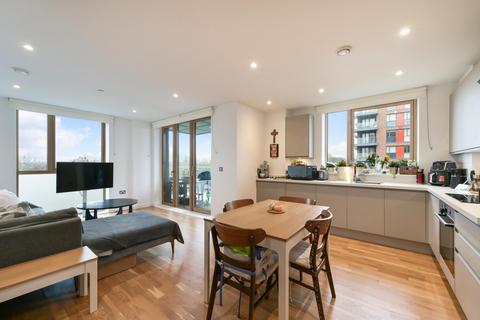 2 bedroom flat for sale, Ipswich Court, London, W7