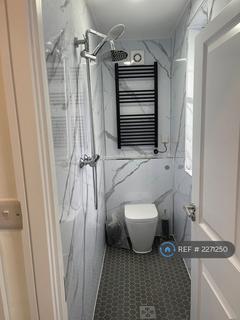 2 bedroom flat to rent, Falloden Way, London, NW11