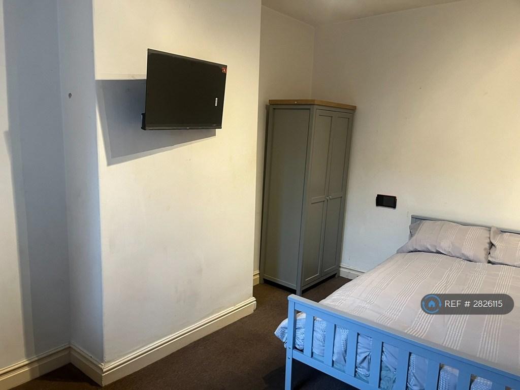 Bedroom (Pic 2)