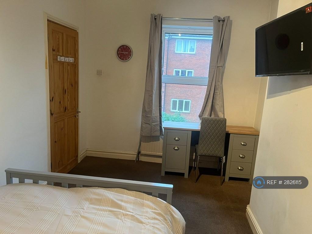 Bedroom (Pic 3)