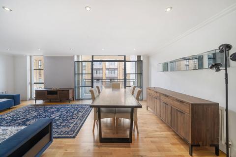3 bedroom flat to rent, Town Meadow, Brentford TW8