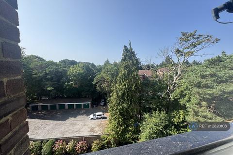 2 bedroom flat to rent, Pelham, Poole, BH13