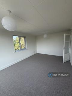 2 bedroom flat to rent, Pelham, Poole, BH13
