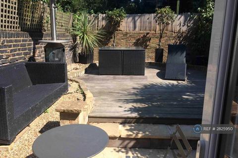 2 bedroom flat to rent, West Hampstead, London, NW6