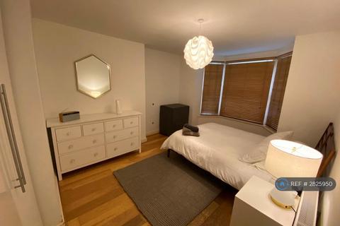 2 bedroom flat to rent, West Hampstead, London, NW6
