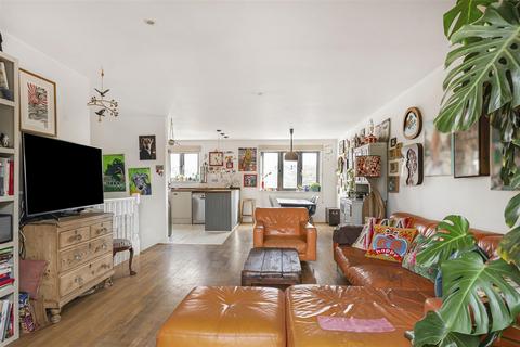 undefined, Sherwell Close, Staverton
