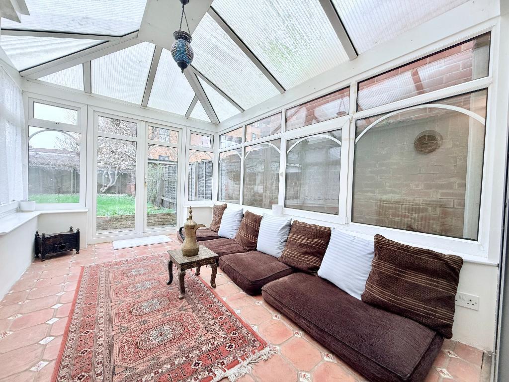 House in London - View 3