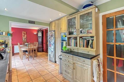 4 bedroom end of terrace house for sale, Courtwood Lane, South Croydon CR0