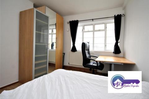 undefined, London E1