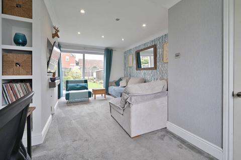 3 bedroom terraced house for sale, Coates Way, Watford, Garston, WD25