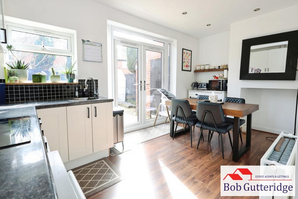Fitted kitchen / dining room