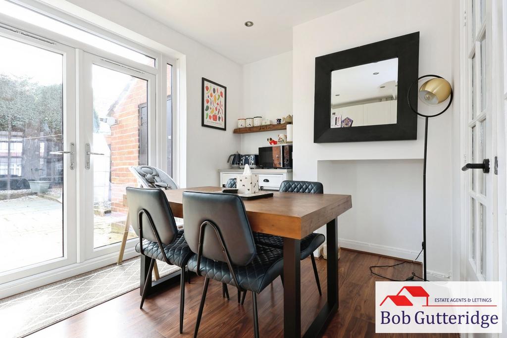 Fitted kitchen / dining room